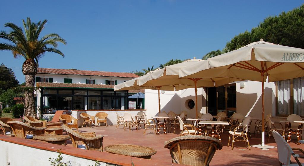 קאפוליברי Albergo Romana מראה חיצוני תמונה