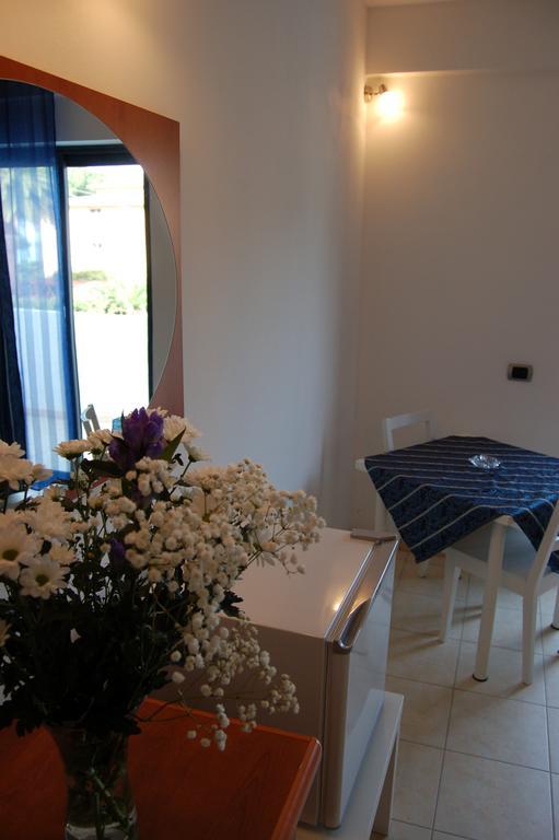קאפוליברי Albergo Romana מראה חיצוני תמונה