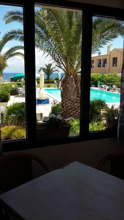 קאפוליברי Albergo Romana מראה חיצוני תמונה